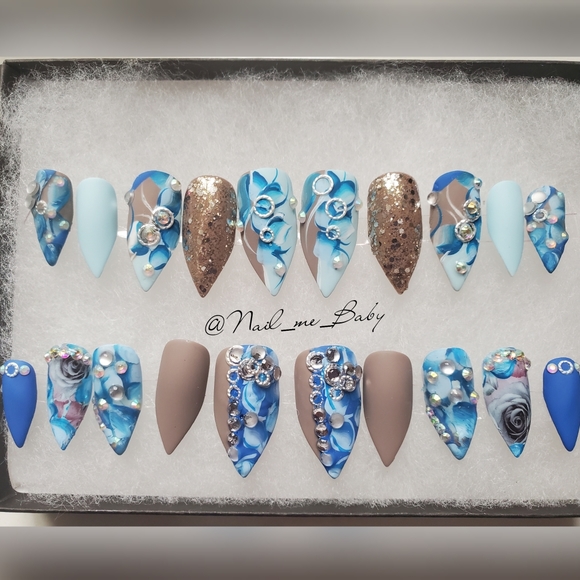 Luxurious press-on Nails - Picture 4 of 5